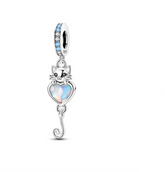 Charm Rivy Gato